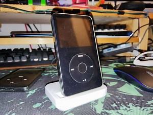 iPod Video 5th gen stand