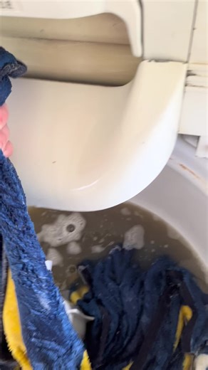 Relaxing ASMR Sounds with Wringer Washer Cleaning | Speed Queen Laundry