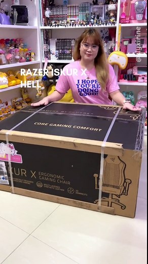 Razer Iskur X Hello Kitty & Friends Gaming Chair Unboxing
