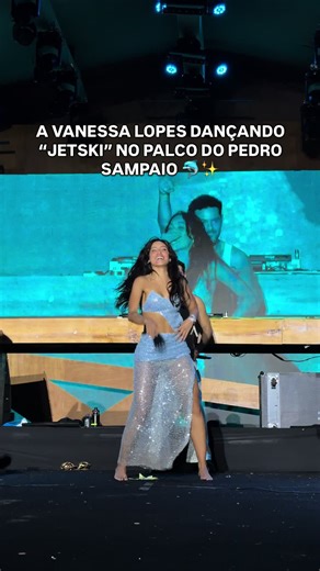 Dessa vez Vanessa Lopes subiu no palco do show do Pedro Sampaio pra dançar JETSKI. 🐬 #PedroSampaio #Melody #MenoK #JETSKI