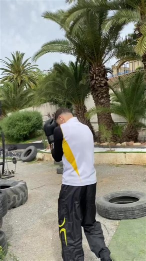 #boxing #viralvedio #🖤🤍 ##black #grenta #punch #force