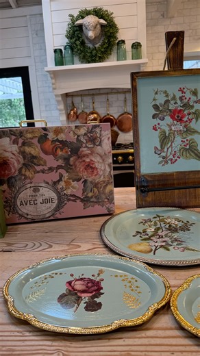 What junk did Jami paint from the thrift store today? Goodwill flips that didn’t disappoint. Batch painting saved time and lots of projects are checked off my list. #thriftstorefinds #jamirayvintage #frenchcountrystyle #goodwill #thriftflip #thrifting #thriftflips | Jami Ray Vintage