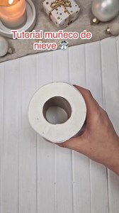 2.9M views · 50K reactions | La creatividad no tiene límites y más cuando se aproxima de nuevo la época de navidad. Cuál es tu adorno favorito? Déjanos tu respuesta en los comentarios y comparte nuestro video #navidad2024 #pasoapaso #navidad #creatividad #arte #adornos #tutorial #merrychristmas #creative #manualidades | Navidad Magic | Facebook