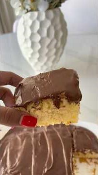 I tried the VIRAL yellow cake recipe🍰 #snacks #recipe