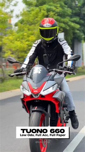RARE BIKE & BIG BIKE SPECIALIST SINCE 2011 on Instagram: "Edisi Nitip Jual, 310 Juta Low Odo Pajak Panjang Aprilia Tuono 660 Red ABS ,Fullpaper plat W ( Gresik ) NIK 2022 odo 2400 KM On going, Tax On 05.26 Assesoris -Knalpot Full System SC-Project -Exhaust Pipe Guard -Proguard Bonamici Racing -Frame Slider Evotech Performance -Tail Tidy R&G -Fork Slider R&G -Paddock Spool Kit Wr3 -Cover Radiator R&G -Tankpad Puig -Tankgrip Puig -Raiser -Bracket tank Bag Givi Spesifikasi : Kapasitas Mesin 659 cc