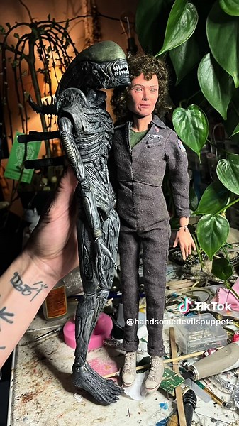 Alien Puppets: A Tribute to Sigourney Weaver's Legacy
