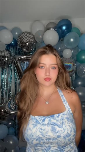 Claire RockSmith | Last one, I love you all and thank you for all of the birthday wishes💙 #17 | Instagram