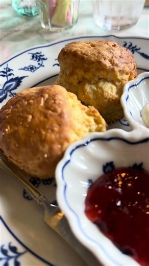 Jam and cream! Lots of cream! Scones in Kyoto [Cafe Andante Matsuo Taisha]