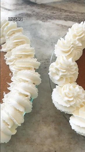 Easy and simple way of piping Whipped cream on Pies 🥧 #foryou #baking #piping #shorts #relaxing#fyp