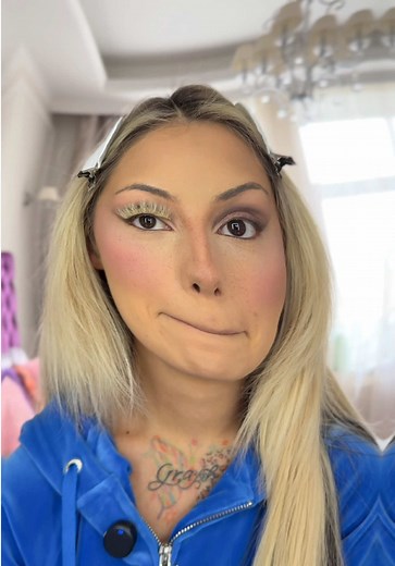 Tutorial de maquillaje con pestañas blancas