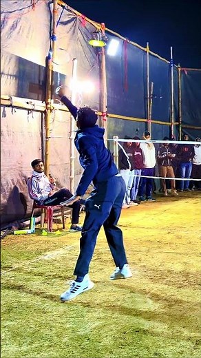 #outdoorbadminton #badmintonhighlights #badmintonlovers #badmintonindonesia #trickshots #shorts #bwf