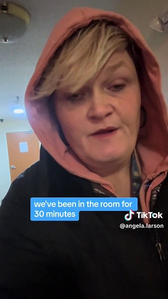 Behold, the “Calm Down Karen” comments are upon us 😐 #isaidwhatisaid #dump #hotels #wyndham #ohnonononoo #hotelhell #wouldnotrecommend #fyp #foryouu #fup #noheat #dirtyaf #foru #davenportiowa #yuck