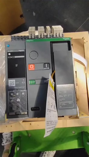 Schneider Electric MVS06N: Smart MCCB vs Soft Starters