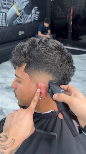 3.8K views · 52 reactions | Haircut tutorial ||  #barbershop #haircut #shaving #tutorial #trending #viral #fyp #reel #barber #hairstyle | Vandi Barber | Facebook