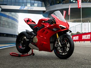 1.4K views · 178 reactions | DUCATI PANIGAL V4 / V4S / V4R EXHAUST SOUND COMPILATION 2023  | BIKES WORLD  . . . . . #ducati #ducatipanigale #superbike #video #viralvideo #viralpost #view #viralpage #viewers #FacebookPage #trending #viral #facebookpost #trendingvideos #1mviews #1m #FIFAWorldCup #FIFA #superhit2023 kasim ali Ducati | kasim ali | Facebook