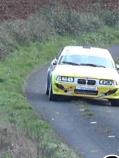 Douce mélodie de la BMW Compact, pilote ? Rallye ?#rally #rallye #rallyecar #show #flatout #france #passage #f2000 #bmw #compact #sound