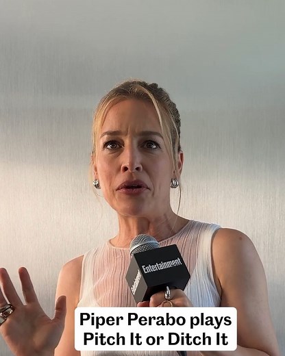 Entertainment Weekly | Annie and Eyal? Joan does what?! We pitched #CovertAffairs storylines to #PiperPerabo at #SDCC! 😍 | Instagram