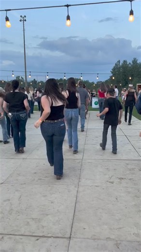 Fire Burning Challenge 🔥#LineDance #linedancing #FireBurningChallenge #winslowdancers #FireBurning #fireonthedancefloor #DanceNight #fypシ | Line Dance