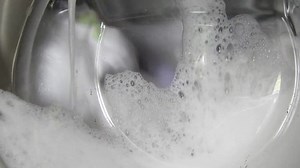 옷 클립이 있는 세탁기, 세탁기, 가공한 스톡 동영상 비디오(100% 로열티 프리) 1011543629 | Shutterstock