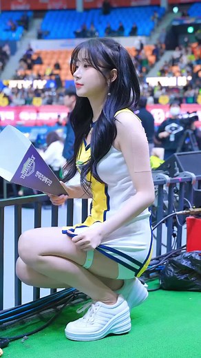 beautiful smile 😊 #cheerleader #pretty #leejueun #fypシ゚viral #cute #koreangirl #beautiful #sportgirl #famcam