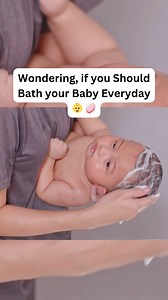 Wondering if you should bathe your baby every day? 🛁 It’s perfectly safe, but not always necessary! For newborns and infants, 2-3 baths a week can keep them clean and happy 😊 Their sensitive skin can dry out with too much water, so in between baths, just wipe down their face, neck, and diaper area as needed. If your little one loves bath time and it’s part of your bedtime routine, that’s okay too! Just be sure to use gentle, moisturizing products 🧴✨ Want more tips like this? Subscribe to Pare