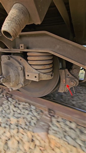 The wheel brake is loose and not adjusted | #brakesystem #railway #wheels #train #shorts