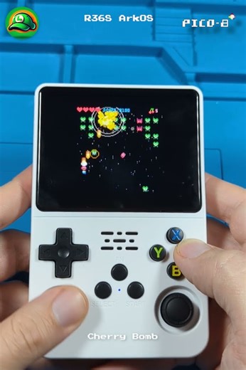 R36S with Arkos - Pico-8 games #shorts