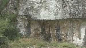 Minunea de la Cheile Sohodolului. O icoană apărută pe stâncă a devenit deja loc de pelerinaj pentru credincioşi
