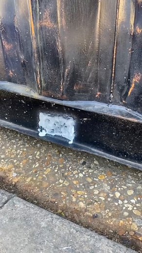 640K views · 1.3K reactions | How to strip old paint so satisfying  CT1 peeltec will be on show at this years painting & decorating show we will be there pop down and say hello  #satisfyingvideos #construction #PeelTec #paintstrip | The Bald Builders | Facebook