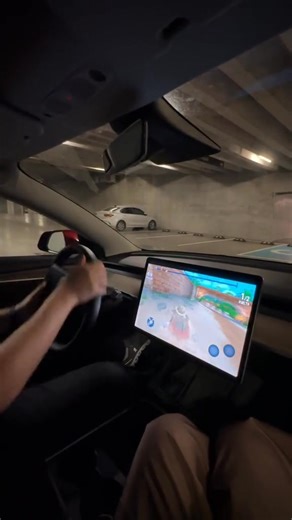 Obviamente nos pusimos a picarle a todo para ver qué encontrabamos 🤌🏼😈 ¿hacemos parte 2? #tesla #teslamodel3 #teslamexico | Fastpptofficial3508