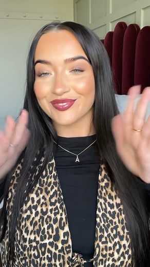 Black Honey lips and nails 🍇💅🏻 Lip combo: 💋 Quickliner For Lips in ‘Plummy’ 💋 Almost Lipstick in ‘Black Honey’ 💋 Black Honey Lip Cheek Oil Know someone who would love this Black Honey vibe? Tag them below.👇 #blackhoneylipoil #blackhoney #cliniqueblackhoney #blackhoneylipstick | Clinique
