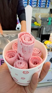 Korean street food rolled ice cream made fresh on a fast iron plate! 🍓 #fypシ #foryouシ #reelsfypシ #shorts #fbreelsvideo #icecream #viralpost | WOW FOODS