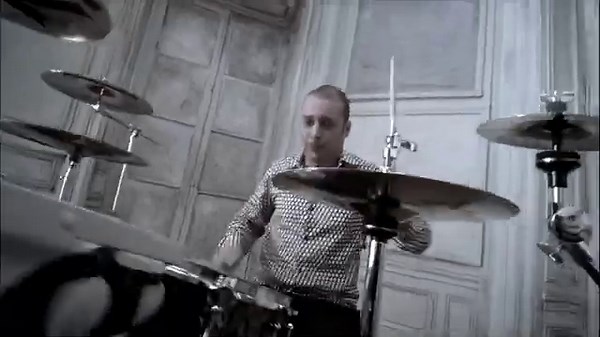 Superbus - Lola (HD)