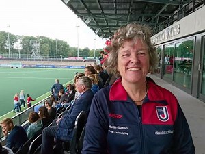 Teammanager Céline van der Kun heeft 20 hockeydochters