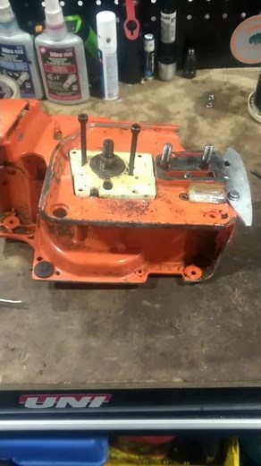 Husqvarna 254 oil pump removal