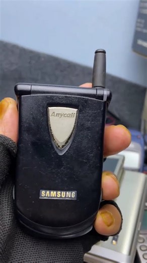 Samsung Anycall SGH-800C Classic Flip Phone 90s Vintage Fashion #Samsung #Anycall #vintagephone