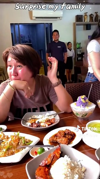 Emotional Family Reunion Surprise That Will Touch Your Heart