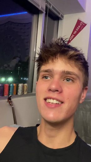 i also just delete random snaps to seem mysterious sometimes #snap#snapchatstreaks#weirdhabit#habit#flirting#badhabit ig - @gabesco