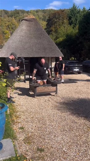 Prépa @officialstrongmangames la vitesse revient et les sensations aussi, c est en bonne voie pour être à 100% le jour J . 🇨🇵homme le plus fort de france 🇨🇵 2019, 2020, 2021, 2022 et 2023😉 . Sponsors @pallinisport Code promo 👉 »ALJ5 » . @nutrimuscle Le top du top code : aurelien . @kalos.france Code : aurelien10 . @goldengripshop Code AURELIEN10 . 🔥stop being a man, become a fucking MONSTER🔥 #strong #strongman #hommeleplusfortdefrance #hommeleplusfortdefrance #seminaire #youtube #coach |