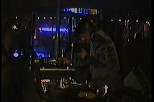CELLOPHANE RIMINI NEL 1997 Qualche mese fa vi avevamo parlato del Cellophane di Rimini e della sua ingloriosa fine, ovvero diventare una pescheria! Adesso vi proponiamo questo video che ci catapulta direttamente nel 1997 dove in console si stava esibendo NEVIO M. D.J., resident al Cellophane dal 1993 al 1997, che in coppia con Gianni Parrini hanno fatto indubbiamente la storia di questo locale. Che nostalgia... #cellophane #rimini #djneviom #rivieraromagnola #nostalgia #machenesanno | The Rememb