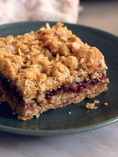 23K views · 455 reactions | Soft and buttery, these quick raspberry bars are a delicious treat for all the berry-lovers out there! | Preppy Kitchen | Facebook