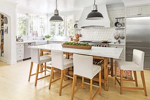 8 Etiquette Rules You Probably Didn't Know About Being A Good Weekend Guest