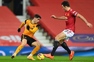 Manchester United target Pedro Neto suffers season ending injury