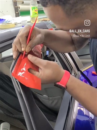 Stop taking shortcuts wrapping cars — that’s how bad wraps are made. 😬 Shortcuts cause bubbles, peeling, and angry clients. A car wrap class teaches you the right way from day one. Why take a wrap class: 🚗 Learn real vinyl wrap skills 🛠️ Use tools the right way 🎯 Avoid costly mistakes 💰 Charge more for clean work 📈 Grow faster as a wrapper If you’re serious about wrapping cars, stop guessing. Comment “CLASS” 👇 to join ours. #carwrapclass #vinylwraptraining #learntowrap #carwraptips #fyp