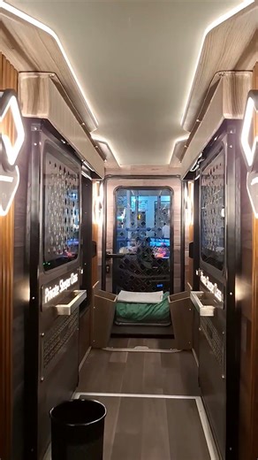 Very luxury sleeper class 168 bus #shortvideo #busmania #travelusa