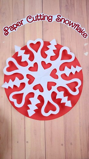 84K views · 608 reactions | Use the easy template to create perfect paper snowflakes for Christmas! Great for decorating trees, windows, doors and gifts. ✨ #fblifestyle | Creative Art & Craft Ideas | Facebook