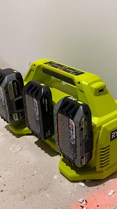 Stay charged for the new week with the RYOBI 18V ONE 6 Port Fast Charger🔋⚡ ✅ 30% faster charging than the previous model ✅ Consecutively charge up to 6 18V ONE batteries ✅ 2 Amp USB Output for portable electronics ✅ LED indicator for battery charge status ✅ Energy save mode Available at @homedepotcanada Shop at bit.ly/3Yvv4Js 🛒 | RYOBI Power Tools Canada