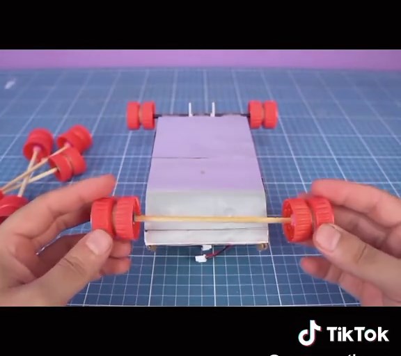 Create a Mini Tank Using Coca-Cola Cans