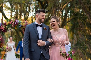 Bridal Party Entrance Ideas: 16 Fun and Unique Options | Wedding Spot Blog