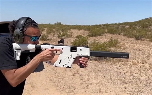 【男人减速带】"短剑" VECTOR冲锋枪